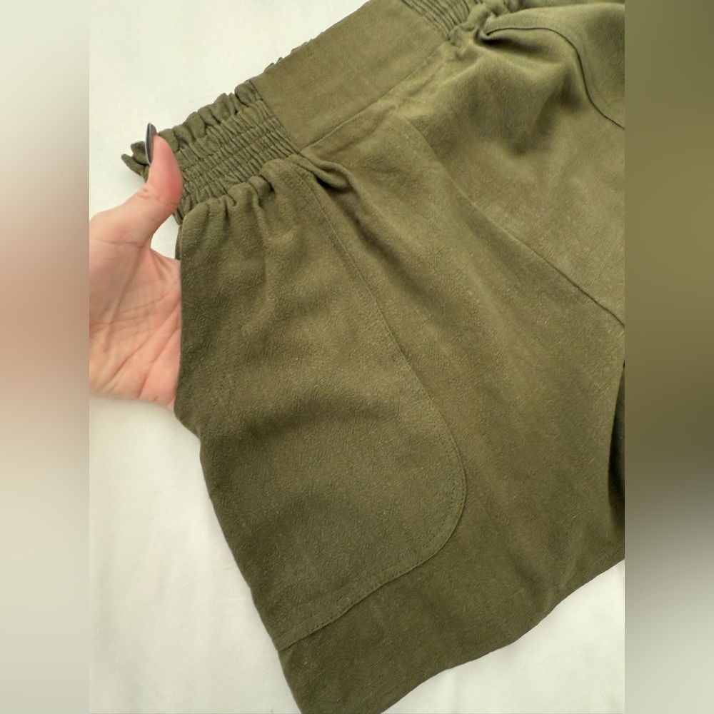 NWT Olive Green Two-Piece Set | Cropped Tank & High-Waisted Shorts | Size Medium - Picture 2 of 9